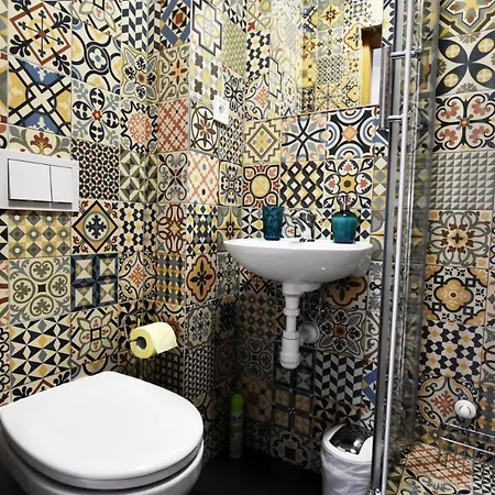 Dukes - Prywatne, Rynek