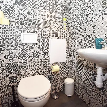 Dukes - Prywatne, Rynek *