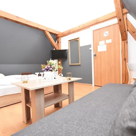 Dukes - Prywatne, Rynek *