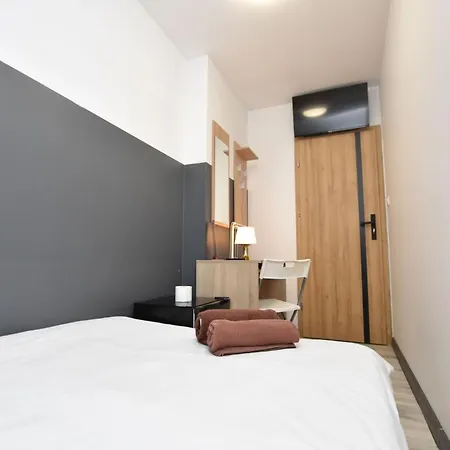 Hostal Dukes - Prywatne, Rynek *