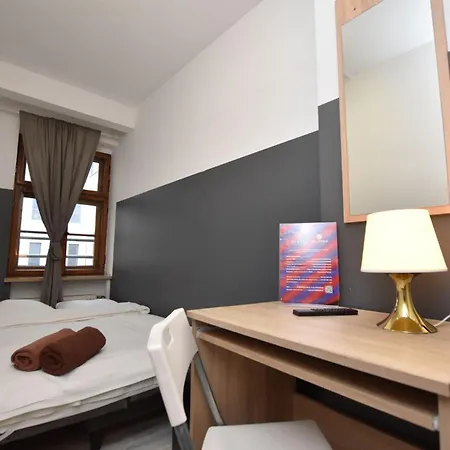 Hostal Dukes - Prywatne, Rynek *