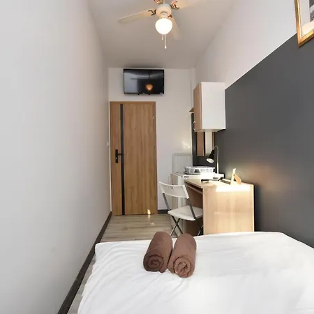 Hostal Dukes - Prywatne, Rynek