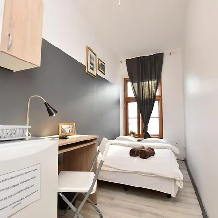 Hostal Dukes - Prywatne, Rynek *