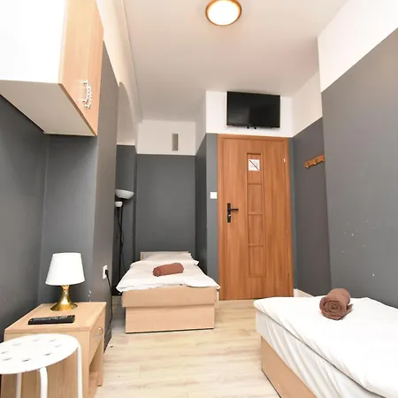 Hostal Dukes - Prywatne, Rynek *