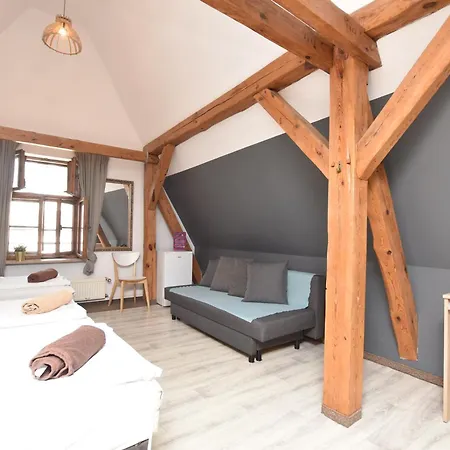 Dukes - Prywatne, Rynek Хостел